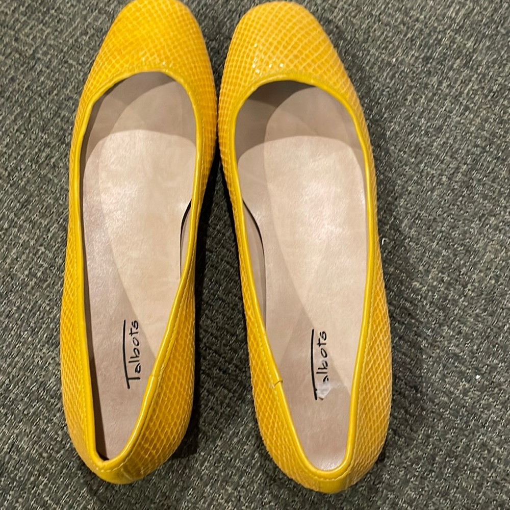 Talbots yellow leather flats (sz 7 1/2)